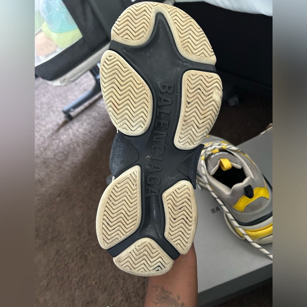 Balenciaga triple S gray , black , yellow size 38 - Picture 4 of 5